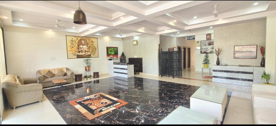 Taj Classic Agra آغْرا المظهر الخارجي الصورة